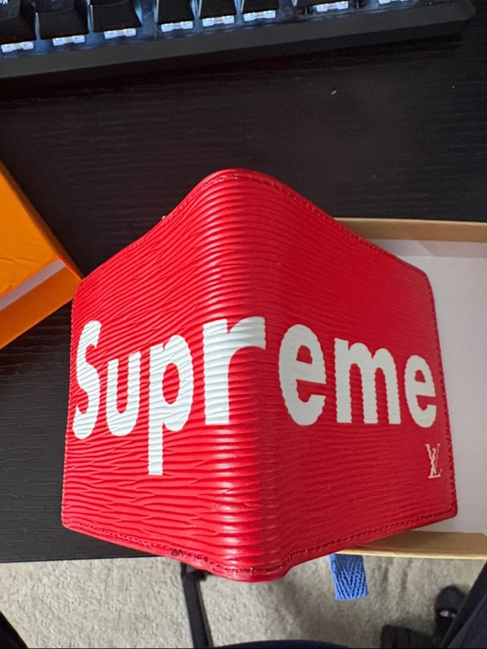 Louis Vuitton Supreme Leather Wallet - Picture 2 of 5